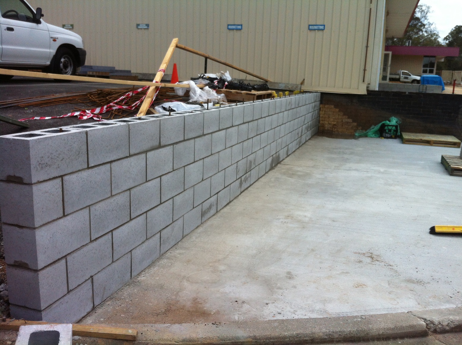 concrete retaining block wall